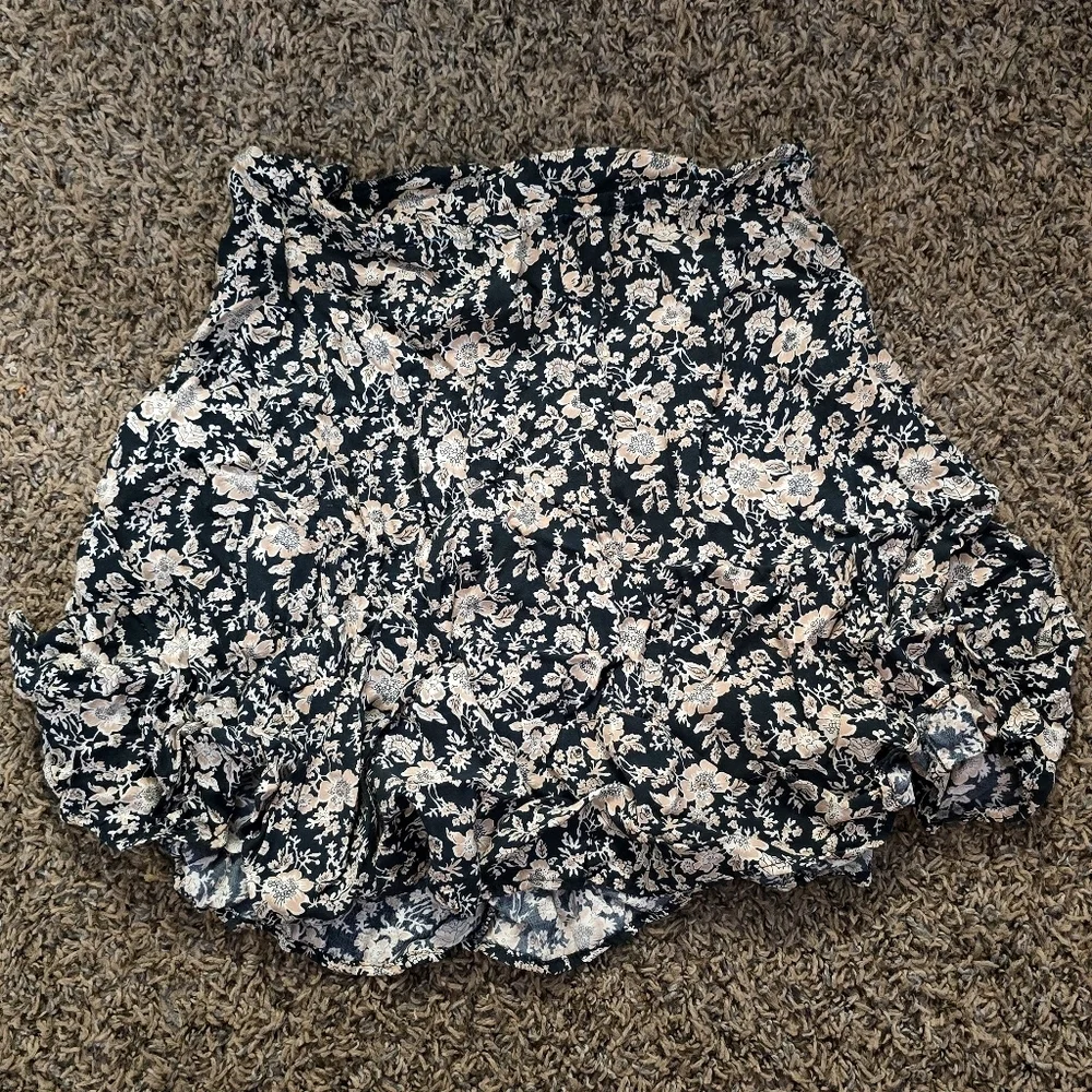 Vintage Rampage Black Ditsy Floral Ruffle Mini Skirt Size Small